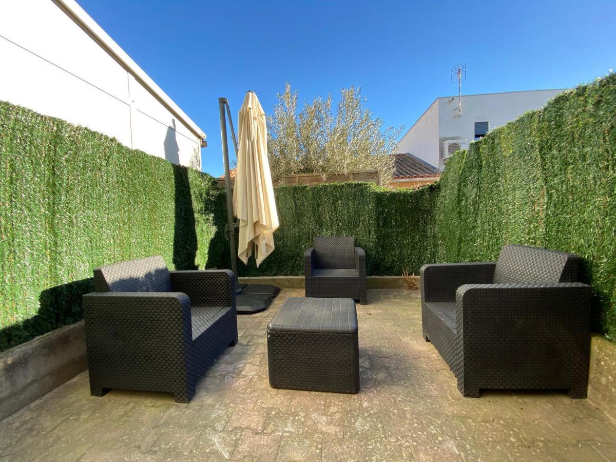 Sol-Y-Days Goeland, Appartement Avec Terrasse Front De Mer Et Place De Parking En Centre-Ville Le Grau-du-Roi Esterno foto